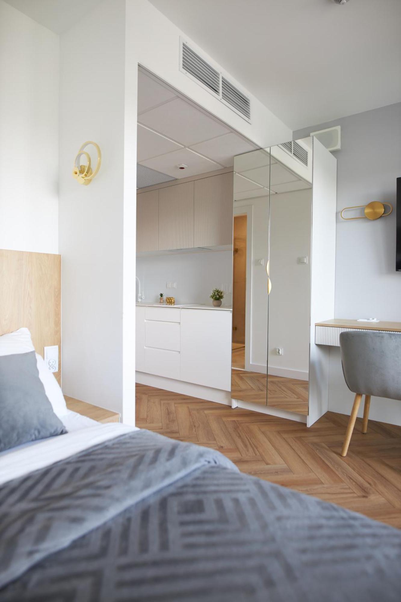 Hello Apartments Pileckiego Warsaw Exterior photo