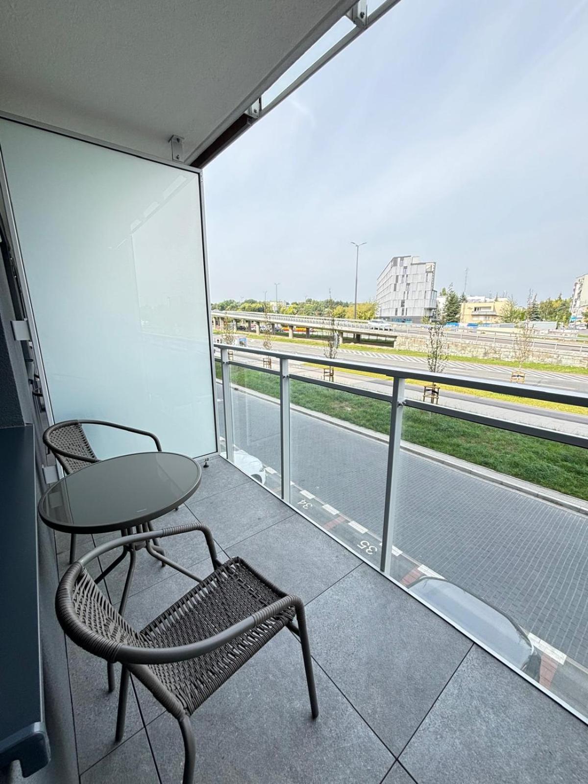 Hello Apartments Pileckiego Warsaw Exterior photo